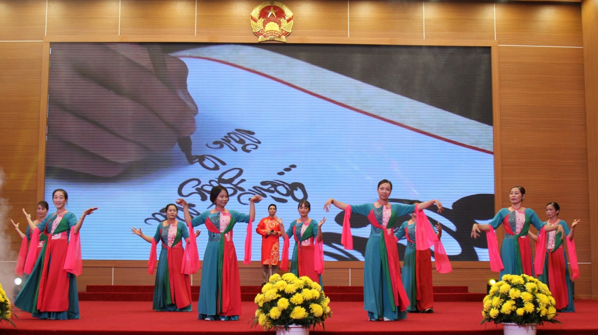 Người cao tuổi góp sức gìn giữ hồn quê Đất Tổ qua những làn điệu dân ca