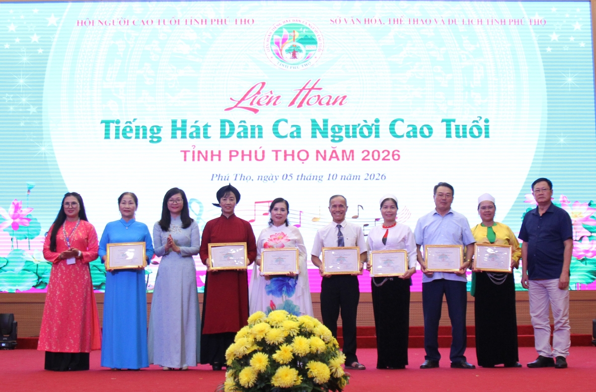 Người cao tuổi góp sức gìn giữ hồn quê Đất Tổ qua những làn điệu dân ca