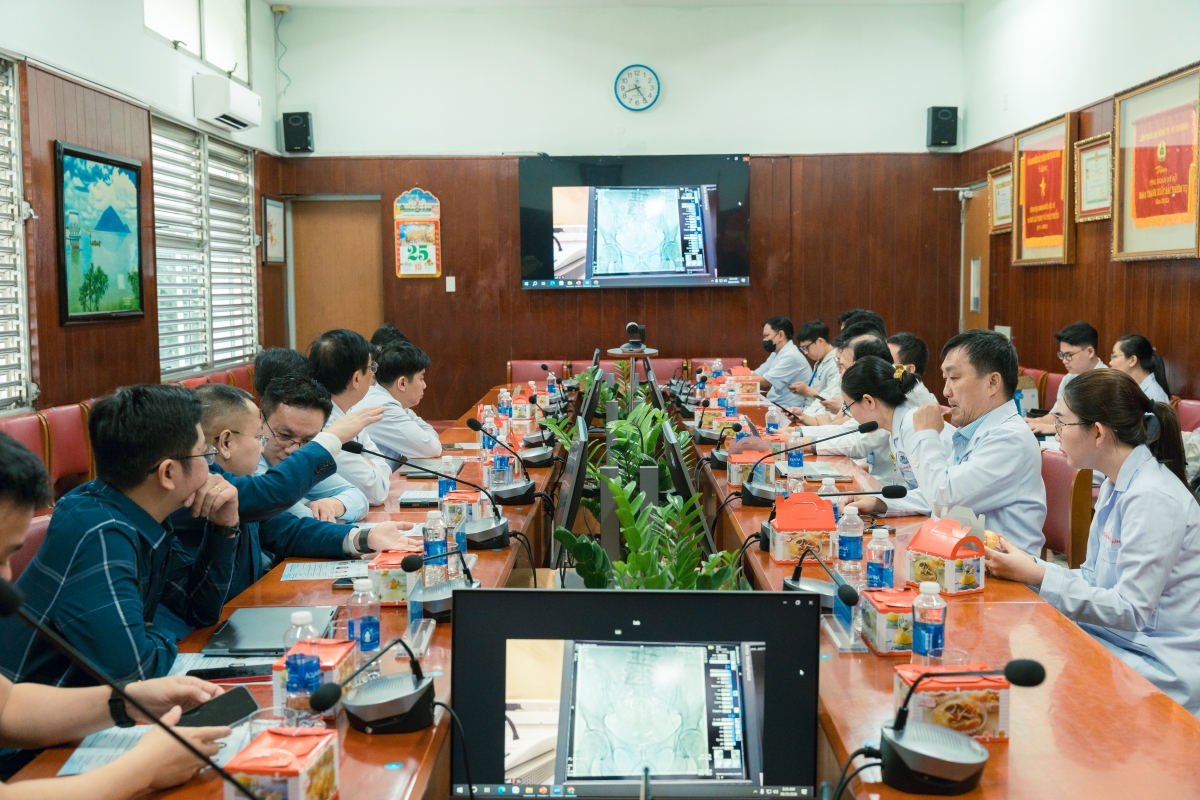 Bệnh viện Thống Nhất dùng khí CO₂ can thiệp nội mạch cho bệnh nhân 80 tuổi có bệnh thận mạn Bệnh viện Thống Nhất dùng khí CO₂ can thiệp nội mạch cho bệnh nhân 80 tuổi có bệnh thận mạn