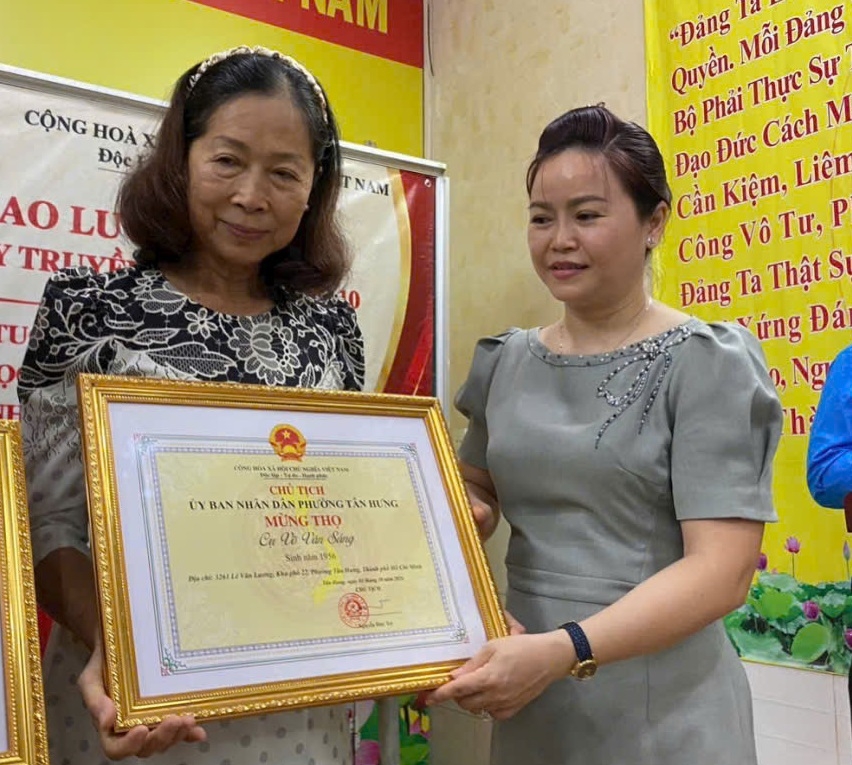 Lan tỏa nghĩa tình, gắn kết các thế hệ trong cộng đồng Lan tỏa nghĩa tình, gắn kết các thế hệ trong cộng đồng