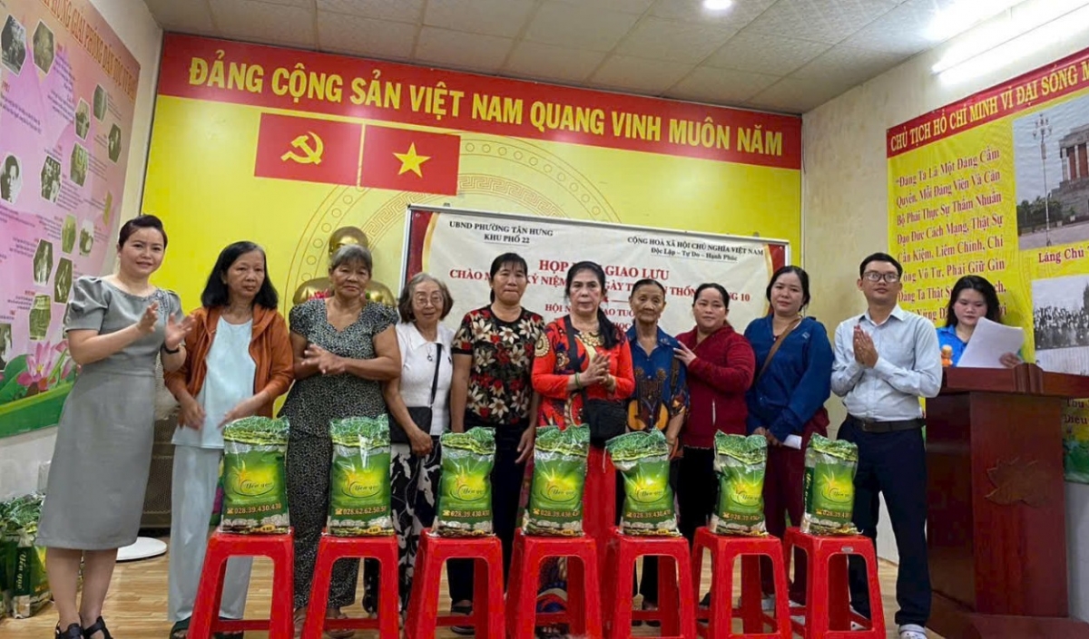 Lan tỏa nghĩa tình, gắn kết các thế hệ trong cộng đồng Lan tỏa nghĩa tình, gắn kết các thế hệ trong cộng đồng