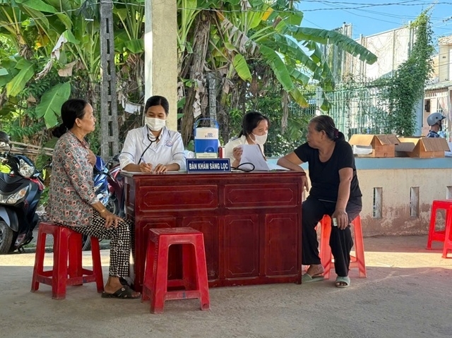 Phường Cao Lãnh triển khai các hoạt động chăm sóc sức khỏe cho NCT Phường Cao Lãnh triển khai các hoạt động chăm sóc sức khỏe cho NCT