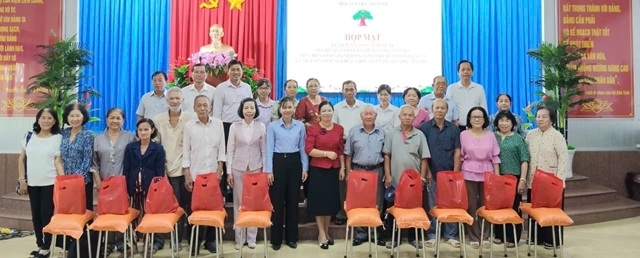 Phường Long Thuận tổ chức tặng quà cho NCT nhân Ngày Quốc tế NCT (1/10) Phường Long Thuận tổ chức tặng quà cho NCT nhân Ngày Quốc tế NCT (1/10)