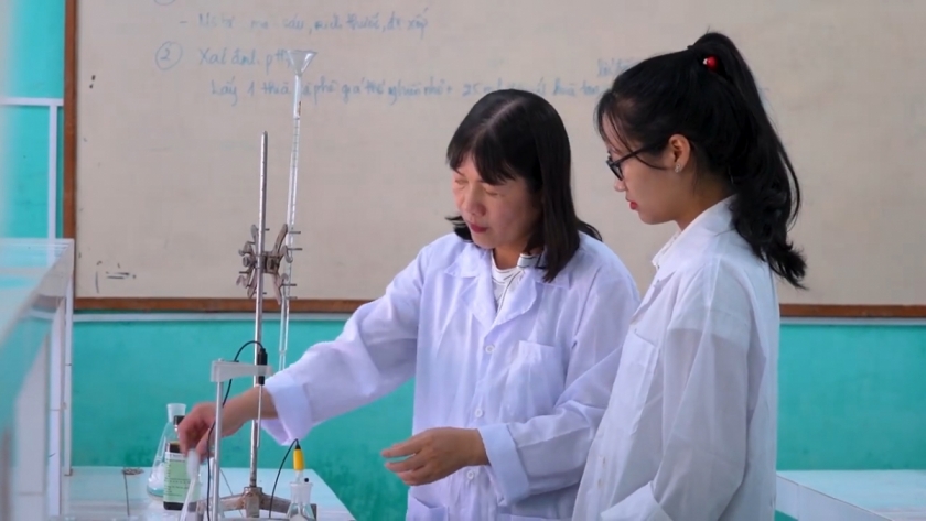 Nữ giáo sư biến đất cằn thành những “mùa vàng” bội thu Nữ giáo sư biến đất cằn thành những “mùa vàng” bội thu