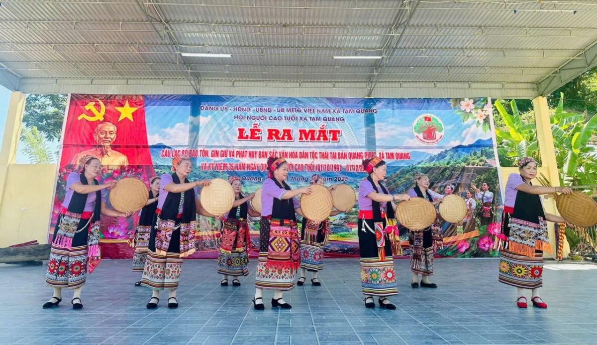Với 52 thành viên, CLB quy tụ những người cùng chung tâm huyết gìn giữ bản sắc văn hóa dân tộc Thái ở bản Quang Phúc